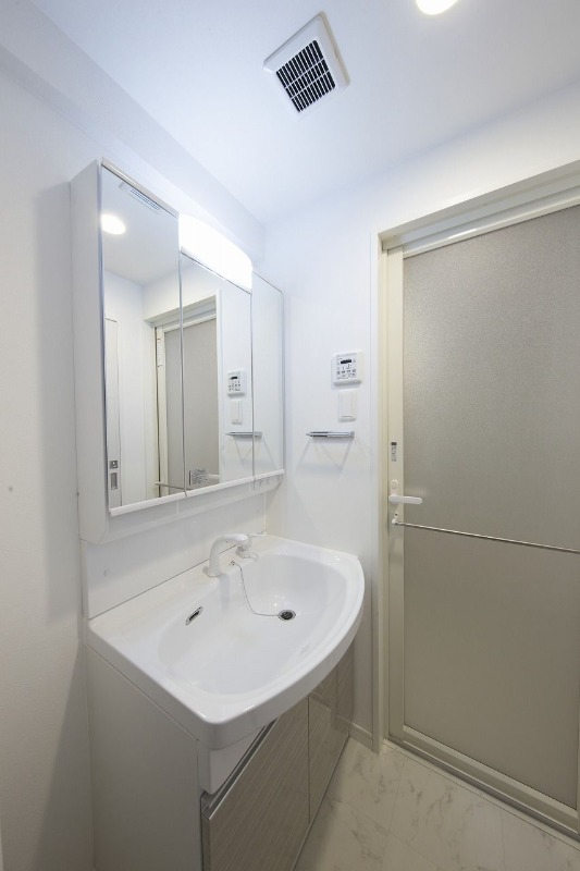 洗面設備　お出かけ前の身支度はこちらでバッチリ