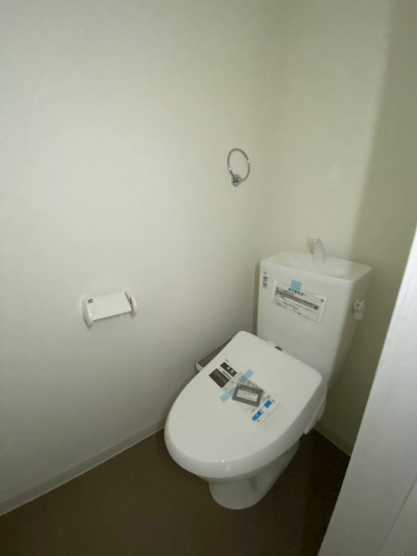 トイレ　※同施工会社　別物件写真参照※