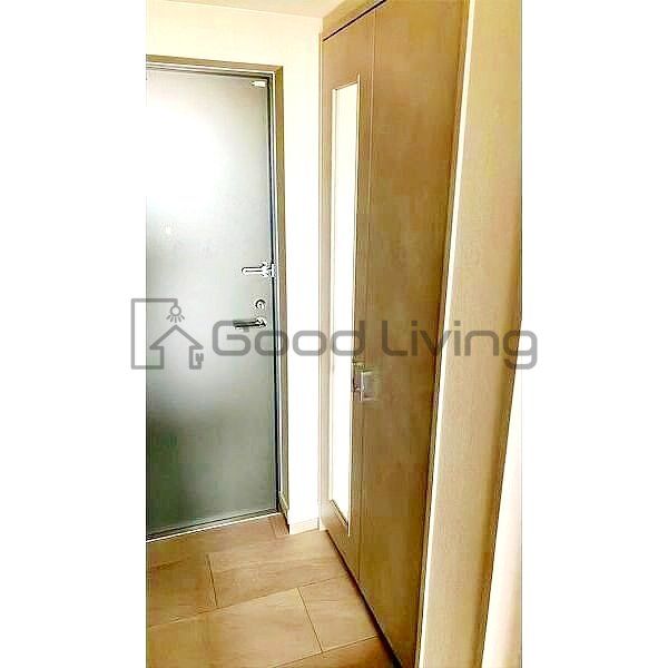 玄関　たくさんの靴のコレクションご覧あれ♪