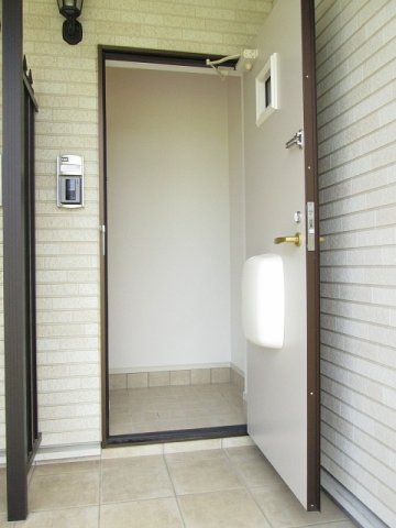 玄関　収納もある玄関です