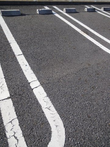 駐車場　駐車場があるので、車を買う予定の方も安心です