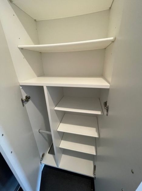 玄関　同物件内別部屋のお写真になります