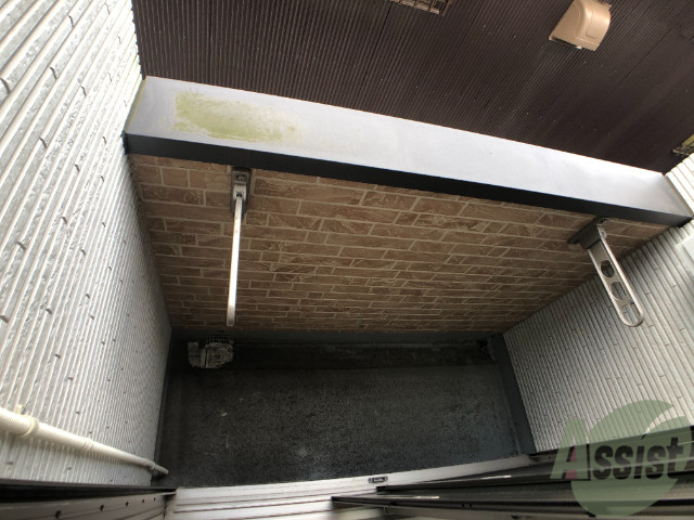 バルコニー　バルコニー。洗濯物がはかどりそうな広さがありますよ。