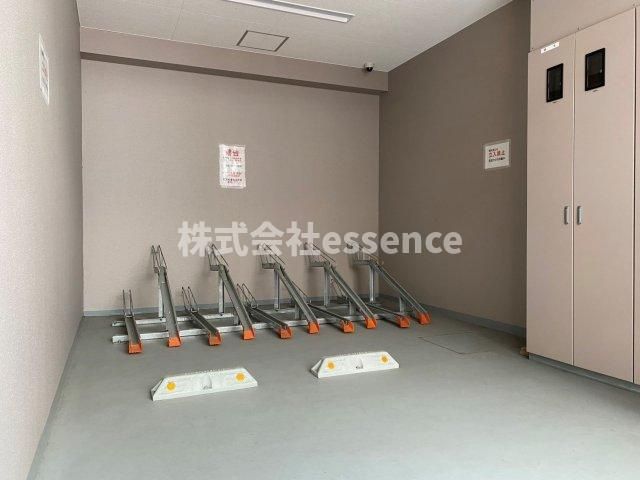 駐車場　弊社ではオンライン対応・現地対応可能です♪