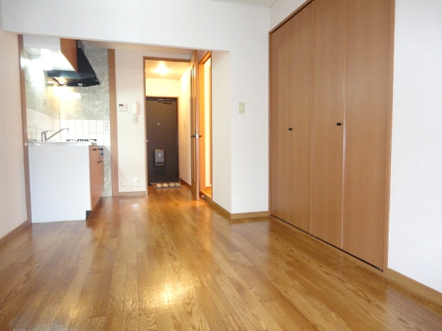 居室・リビング　ゆったり過ごせる居間です