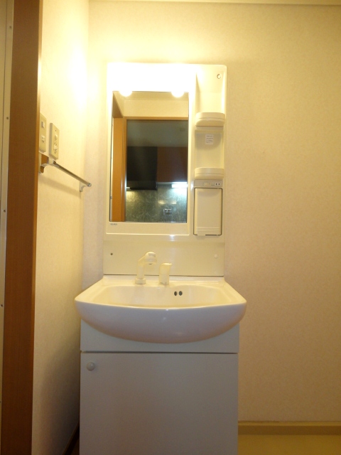 洗面設備　独立洗面化粧台付き