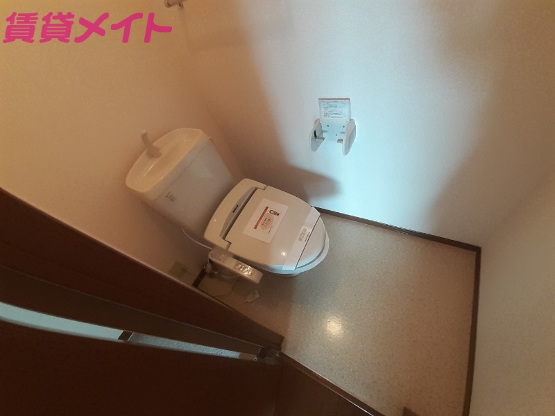 トイレ　同物件別室反転写真