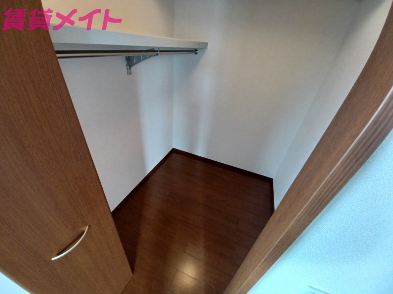 収納　同物件別室反転写真