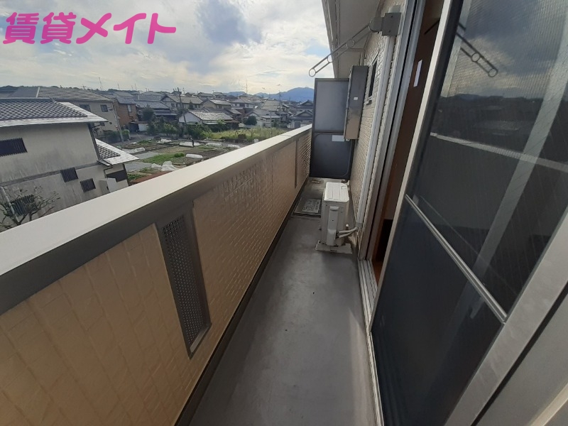 バルコニー　同物件別室反転写真