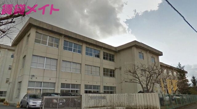 中学校　四日市市立桜中学校（中学校）まで1489m