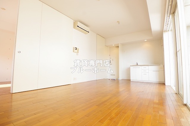 居室・リビング　13.5帖の広いリビング！