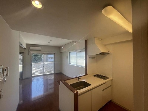 キッチン　キッチン　※同タイプの部屋のお写真です