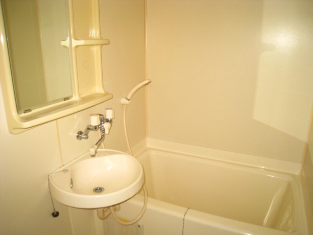 バス・シャワールーム　同物件別室