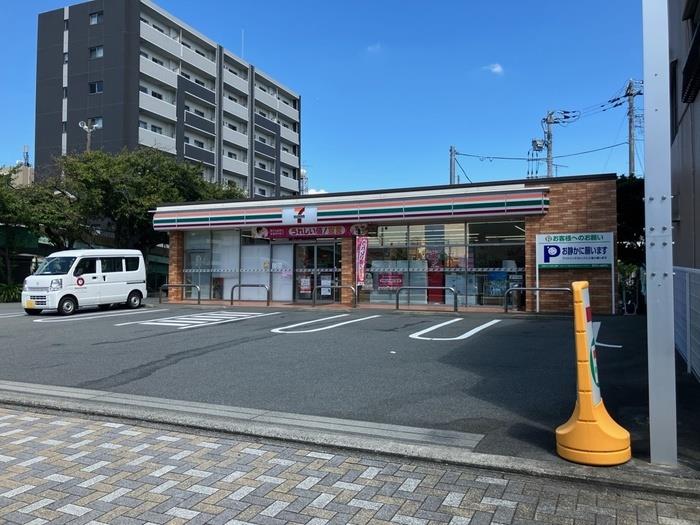 コンビニ　セブンイレブン沼津白銀店（コンビニ）まで162m