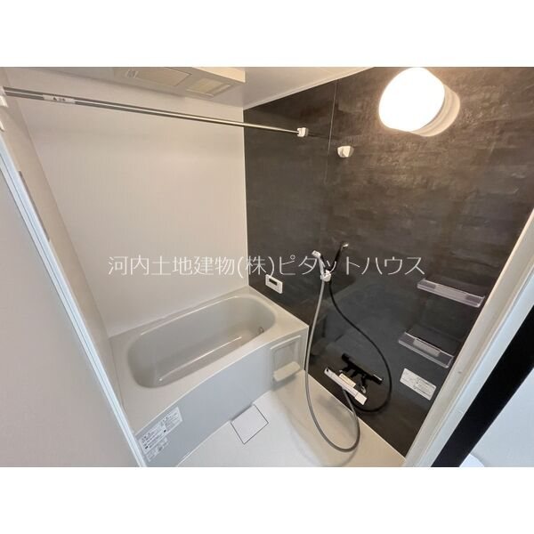 バス・シャワールーム　風呂（類似室内）