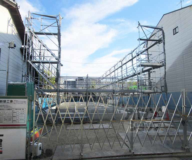 建物外観　建築中