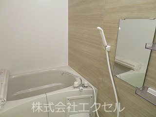 バス・シャワールーム　オシャレなお風呂でゆったりおくつろぎ頂けます。
