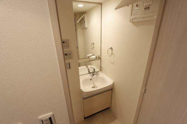 洗面設備　１４０３号室撮影。