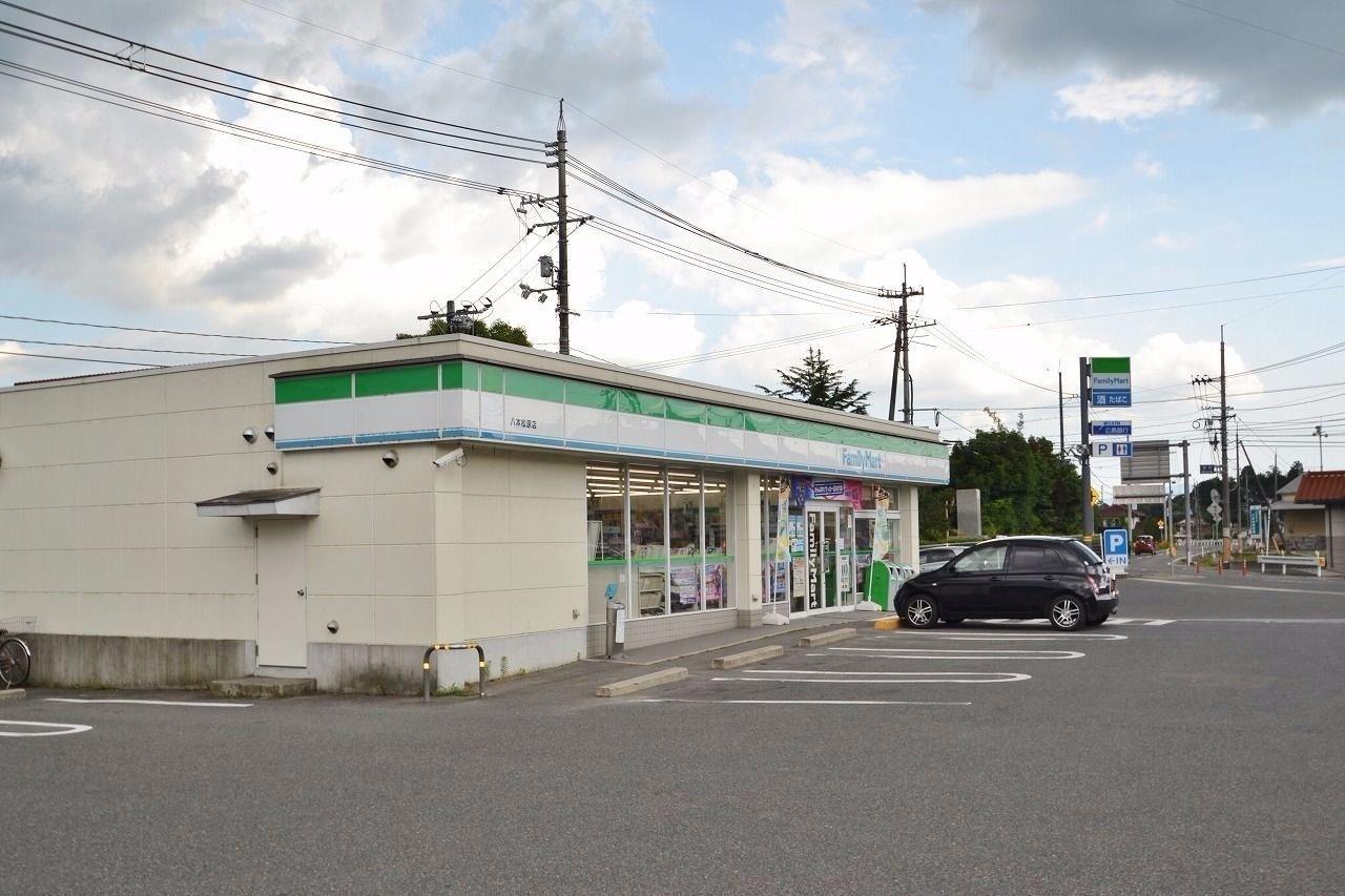 コンビニ　フアミリーマート八本松原店（コンビニ）まで900m
