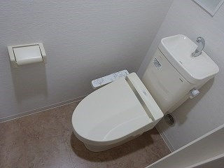 トイレ　写真は同タイプのものです。