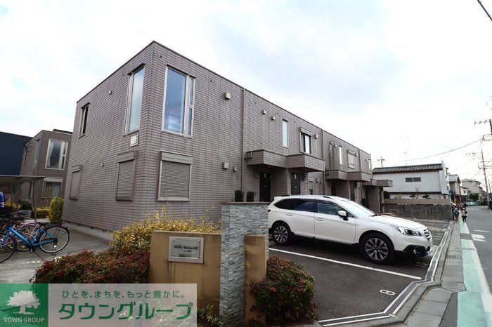 建物外観　駐車場
