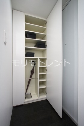 玄関　室内参考写真（Ｄタイプ・モデルルーム）