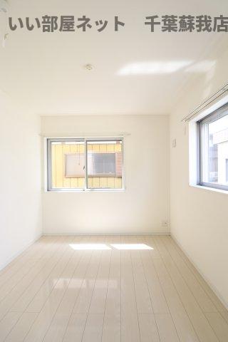 その他部屋・スペース　落ち着いて過ごせるお部屋なので、寝室にいかがでしょうか