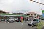 コンビニ　ファミリーマート小林四丁目店（コンビニ）まで1086m