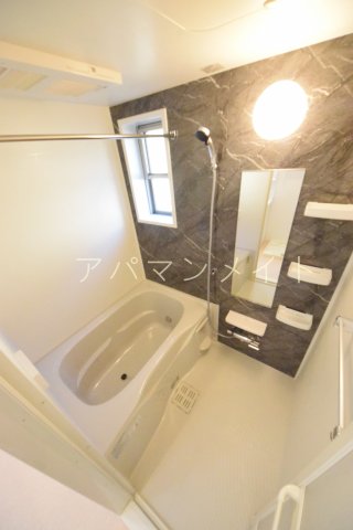 バス・シャワールーム　追い焚き付き！
