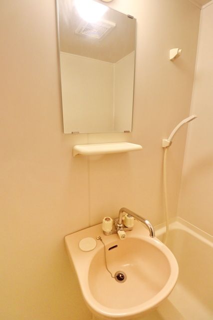 洗面設備　同物件別部屋写真