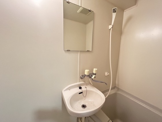 洗面設備　※別部屋の写真です