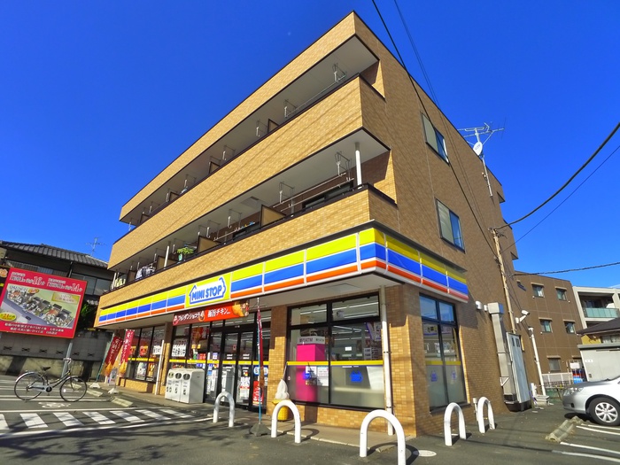 コンビニ　ミニストップ（コンビニ）まで557m