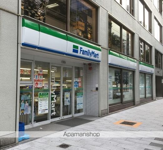 コンビニ　ファミリーマート（コンビニ）まで158m