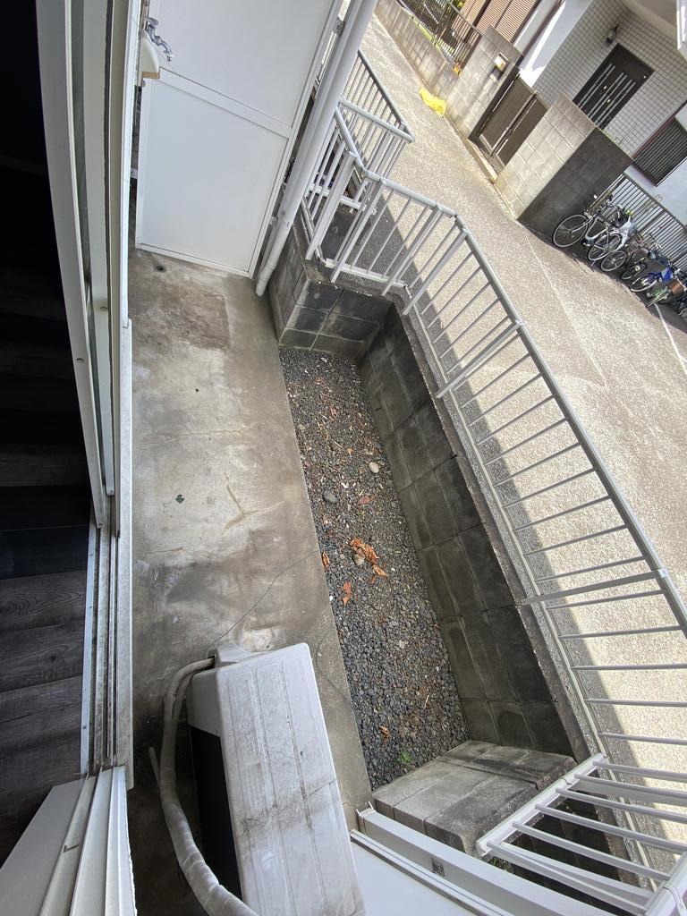 その他　小さな専用庭付きです。