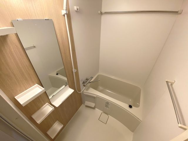 バス・シャワールーム　※部屋毎でカラーに違いがある場合がございます。