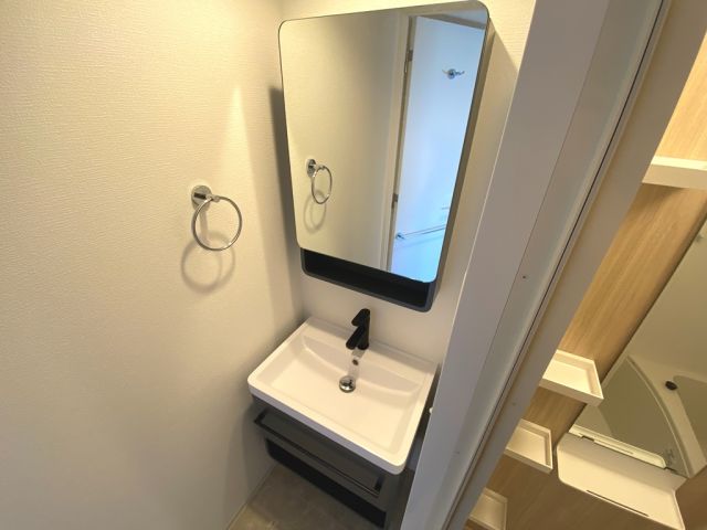 洗面設備　※部屋毎でカラーに違いがある場合がございます。