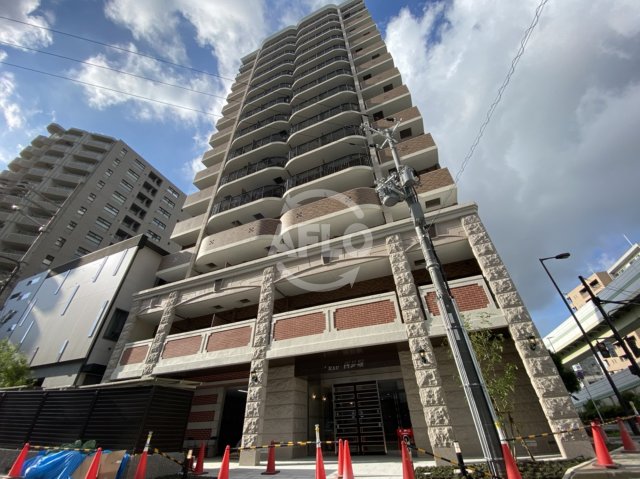 建物外観　Luxe西長堀（ラグゼ西長堀）　外観