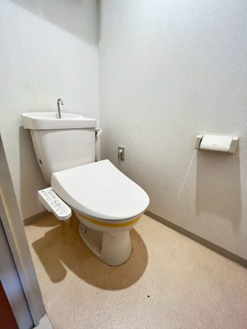 トイレ　別号室の画像です。ご参考下さい