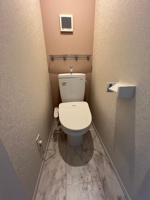 トイレ　別部屋同仕様タイプ