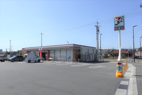 コンビニ　セブンイレブン西条駅北店（コンビニ）まで262m