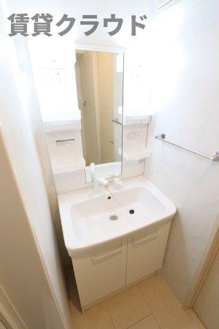 洗面設備　コンパクトで使いやすい洗面所