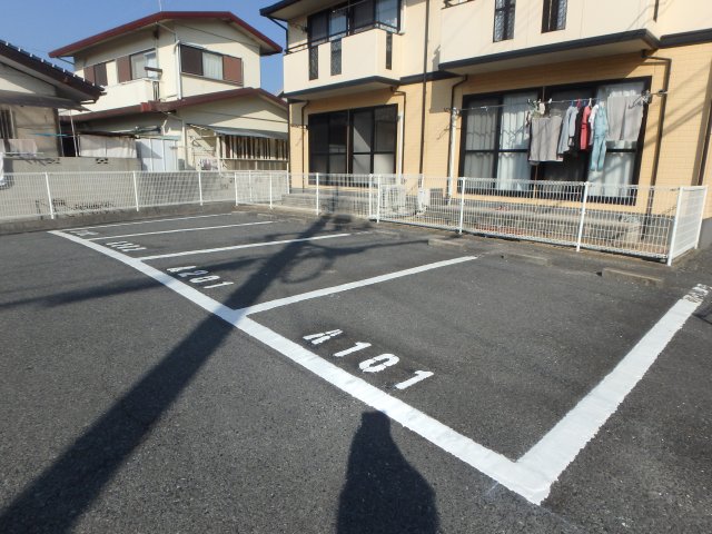 駐車場　西中新田　フォンテーヌＡ　2ＬＤＫ　駐車場