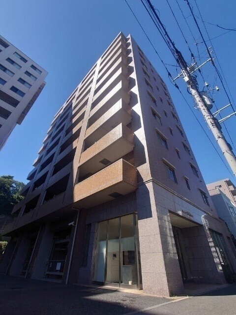 建物外観　オートロック完備