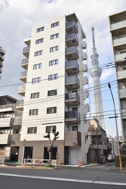 建物外観　９階建ての賃貸マンション