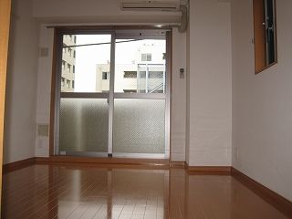 居室・リビング　☆明るい洋室☆
