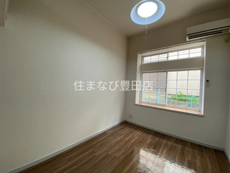 居室・リビング　同型別部屋写真