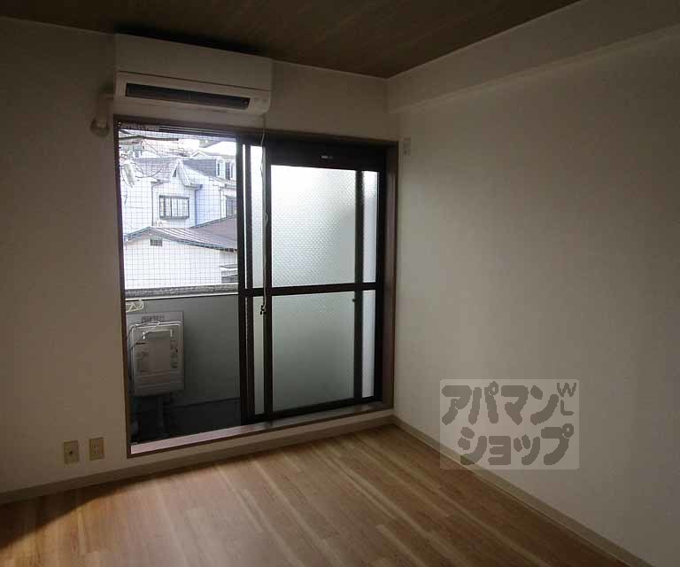 居室・リビング　２０５号室の写真です。
