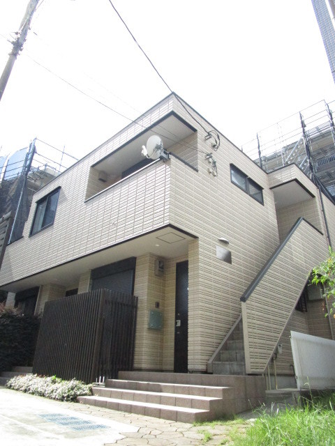 エントランス　南東向き角部屋