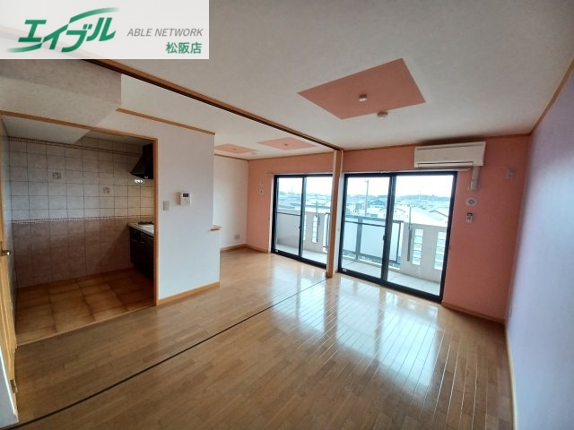 中川ファーストマンションVIの居間写真