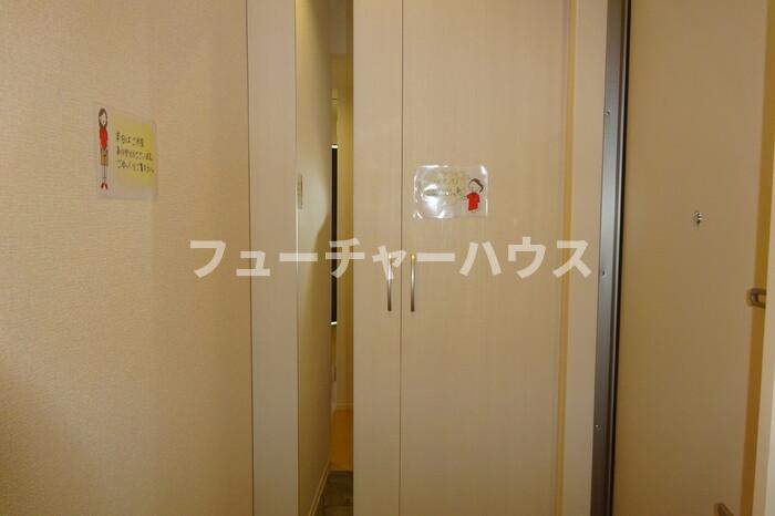ＪＲ常磐線 勝田駅 徒歩40分 3階建 築12年の玄関写真